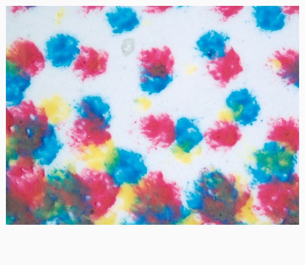 A: Lebendige Farbdarstellung der Tinte  B: Detaillreiche Darstellung der Oberflächentextur