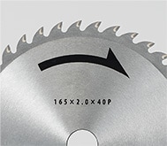 Schwarze Markierung mit reduzierten Kanten