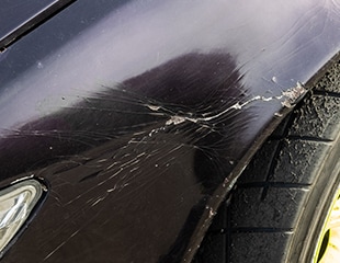 Beobachtung und Messung von Lacken mit einem Digitalmikroskop