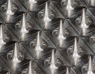 Observation avec inclinaison et mesure 3D de micro-aiguilles et de leurs moules