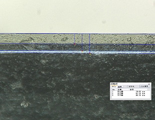 Meting en inspectie van verfdefecten en verfdikte en van de dispersie van pigment in verf